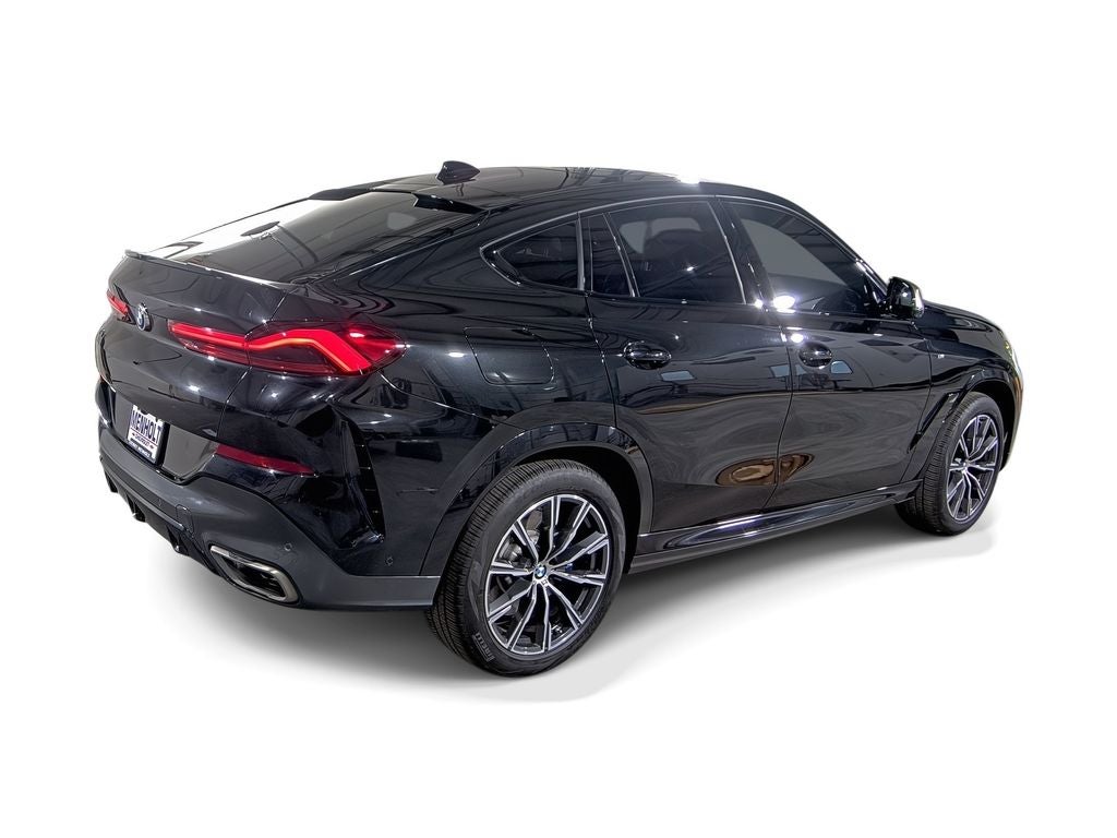 2021 BMW X6 M50i