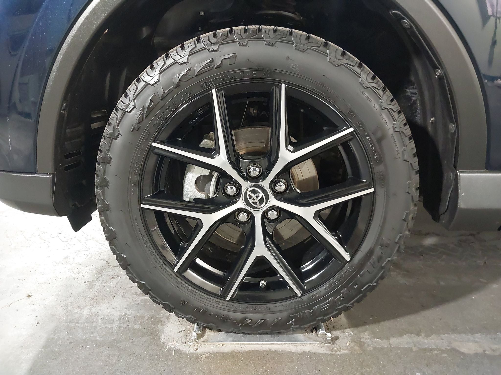 2017 Toyota RAV4 Hybrid SE