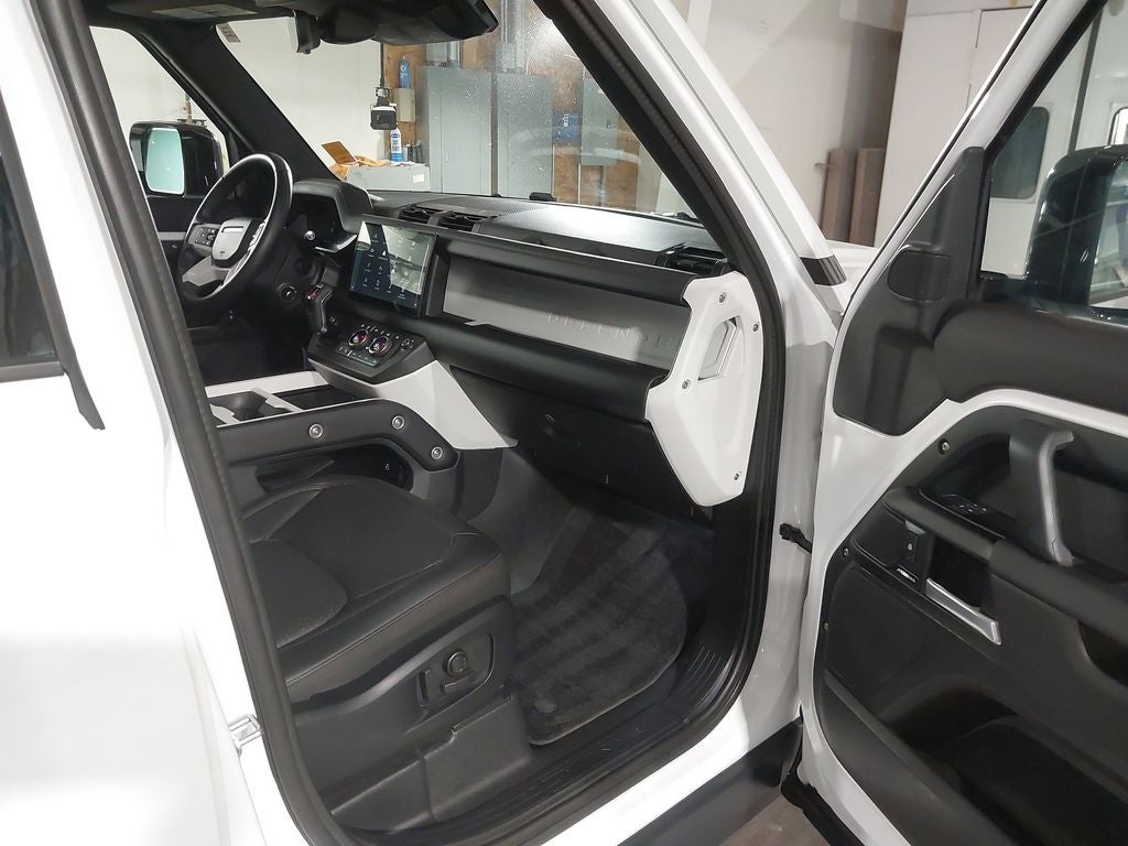 2025 Land Rover Defender S