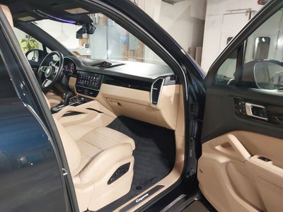 2023 Porsche Cayenne NA