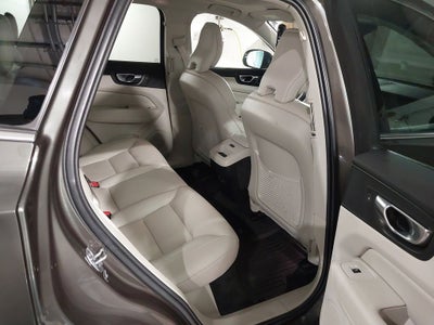 2021 Volvo XC60 Momentum
