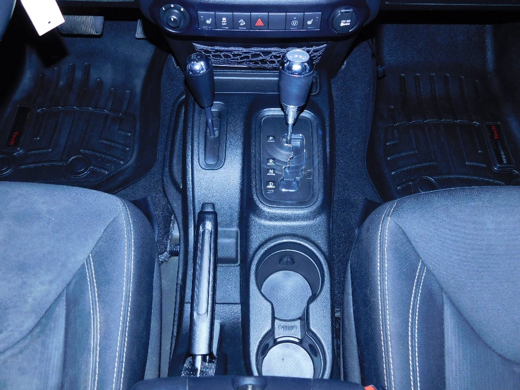 2017 Jeep Wrangler SAHARA CERTIFIED 4X4