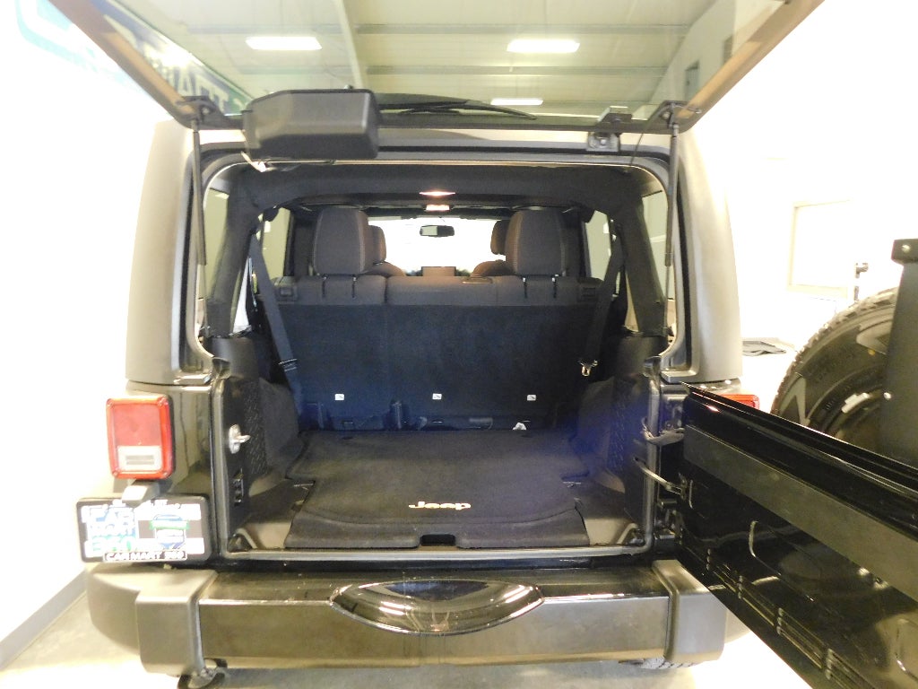 2017 Jeep Wrangler SAHARA CERTIFIED 4X4