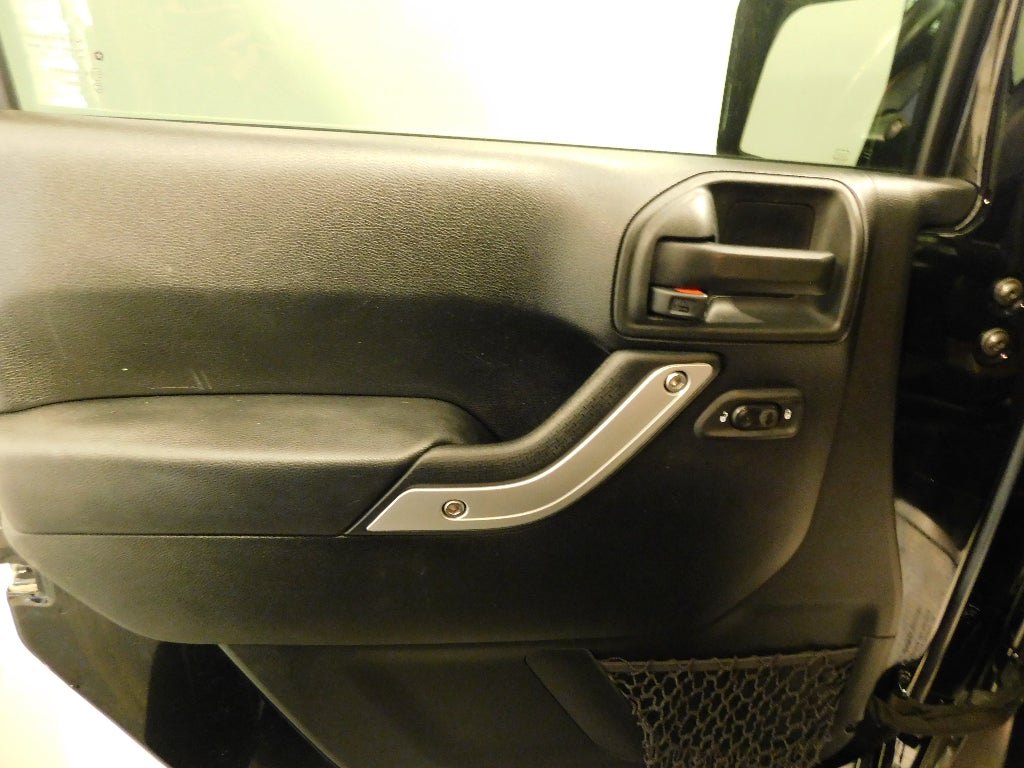 2017 Jeep Wrangler SAHARA CERTIFIED 4X4