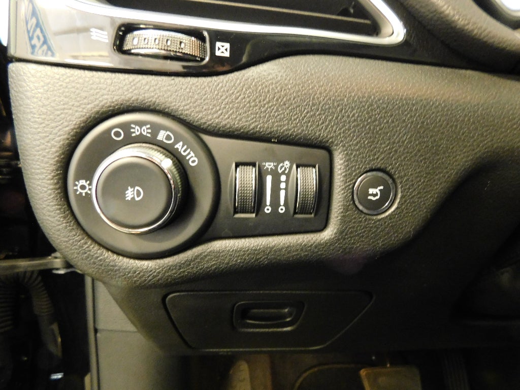 2023 Jeep Cherokee Altitude Lux CERTIFIED AWD