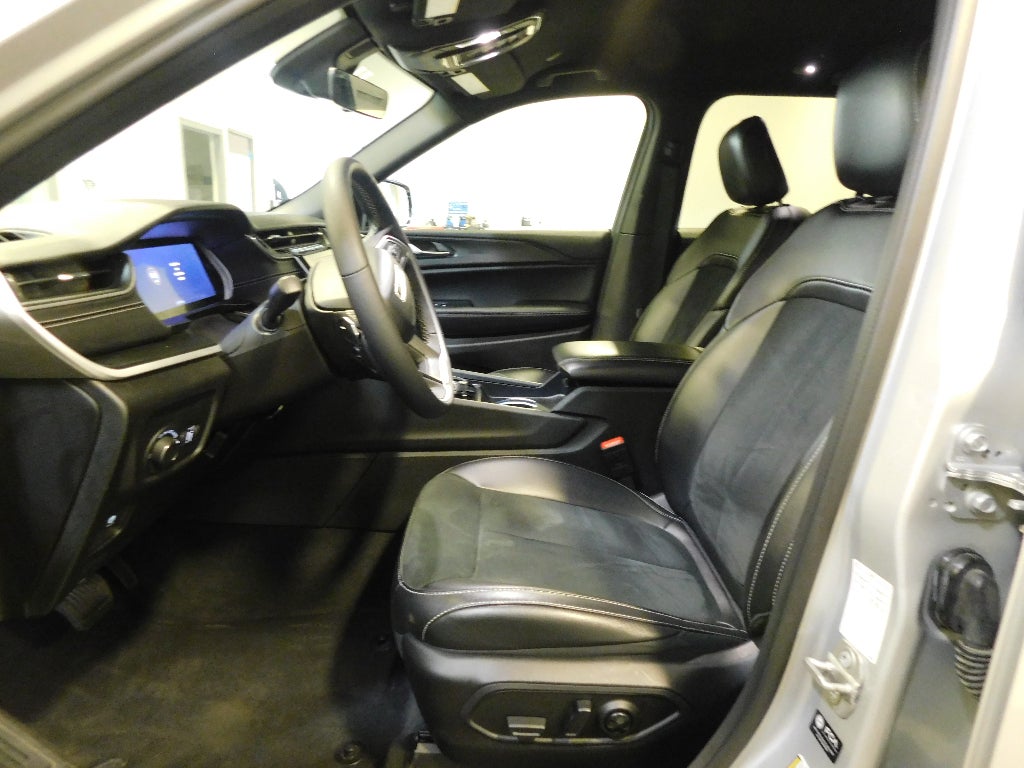 2025 Jeep Grand Cherokee Altitude 4X4