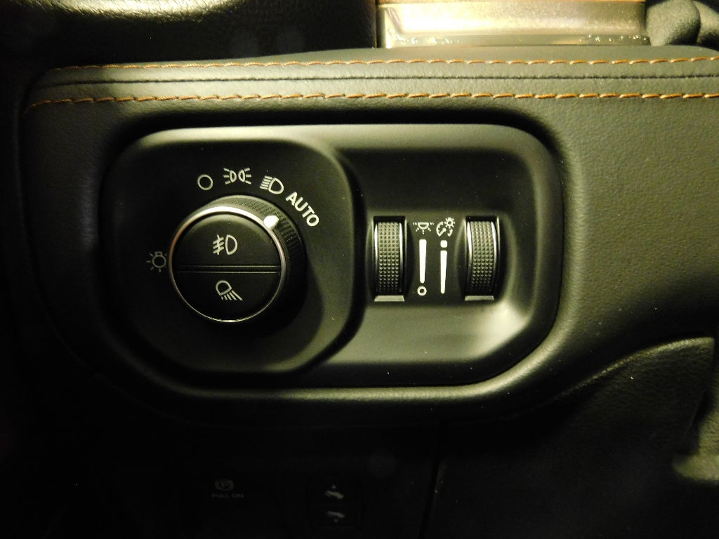 2019 RAM 1500 Laramie Longhorn 4X4 CERTIFIED