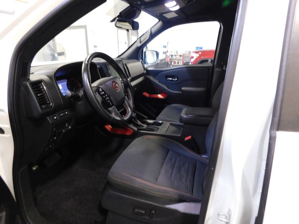 2024 Nissan Frontier PRO-4X CERTIFIED 4X4