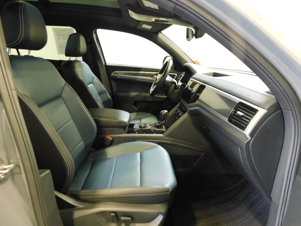 2023 Volkswagen Atlas Cross Sport 3.6L V6 SEL R-Line Black AWD