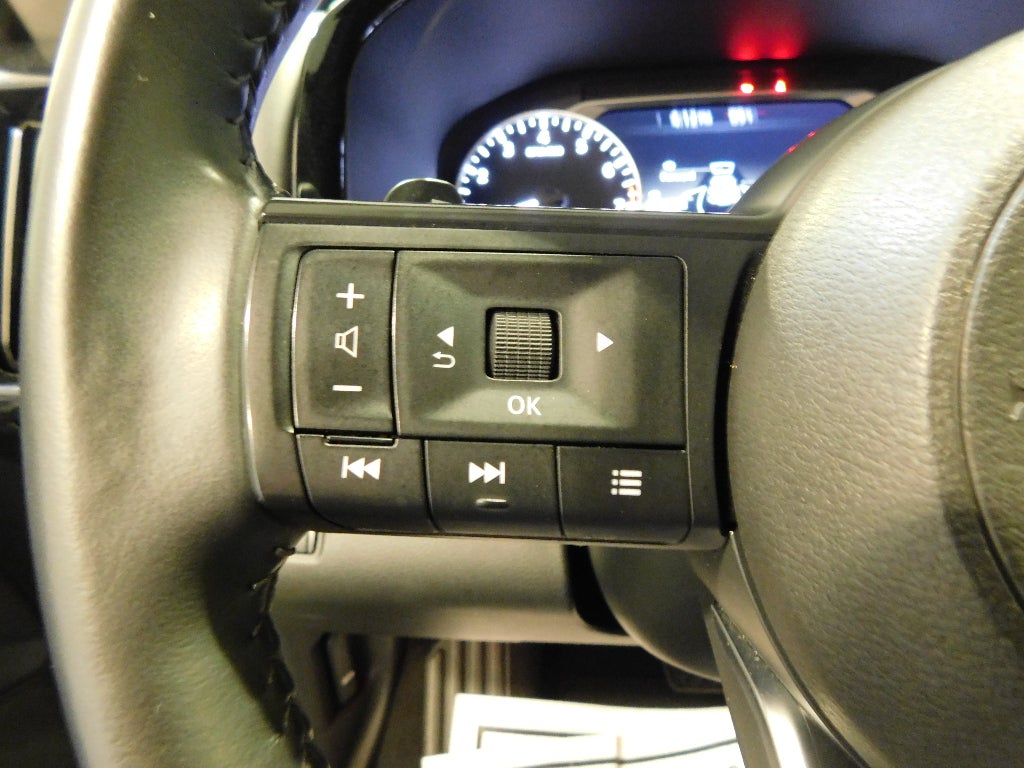 2025 Nissan Pathfinder SV AWD