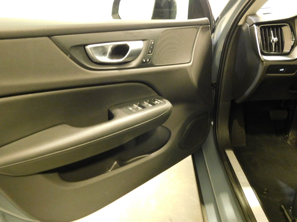 2024 Volvo S60 Core Dark Theme CERTIFIED AWD