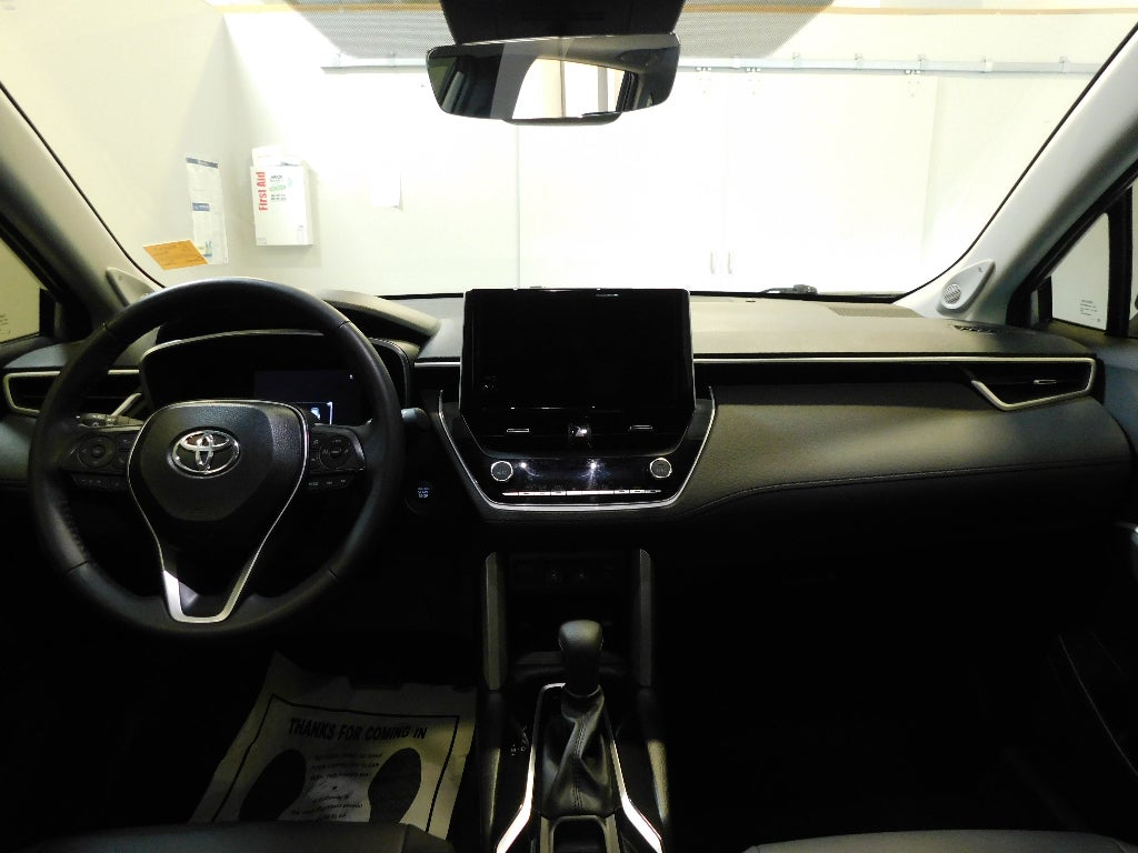 2025 Toyota Corolla Cross XLE