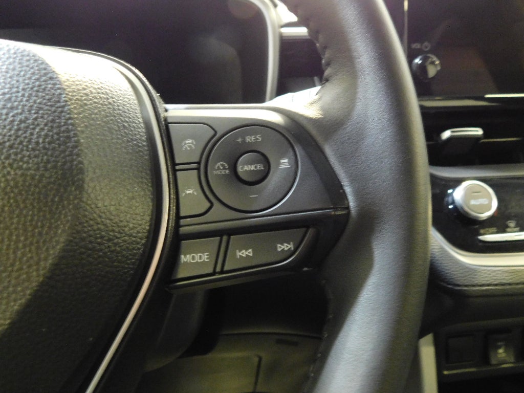 2025 Toyota Corolla Cross XLE