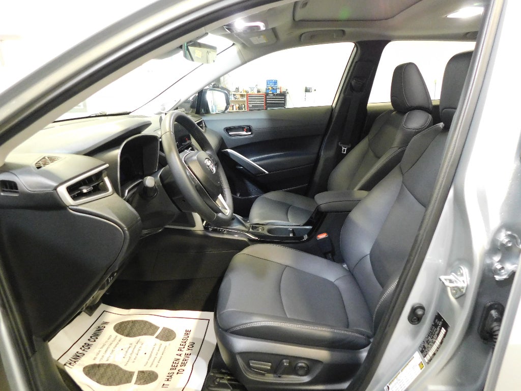 2025 Toyota Corolla Cross XLE