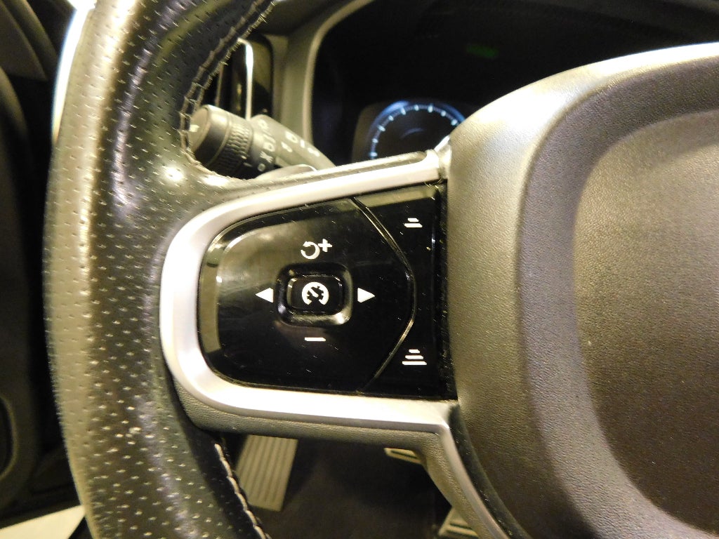 2018 Volvo XC60 R-Design CERTIFIED AWD