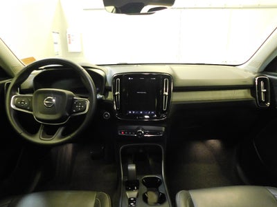 2025 Volvo XC40 Core Bright Theme CERTIFIED AWD