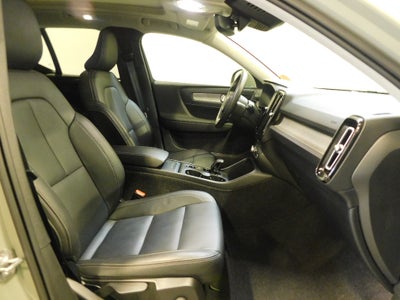 2025 Volvo XC40 Core Bright Theme CERTIFIED AWD