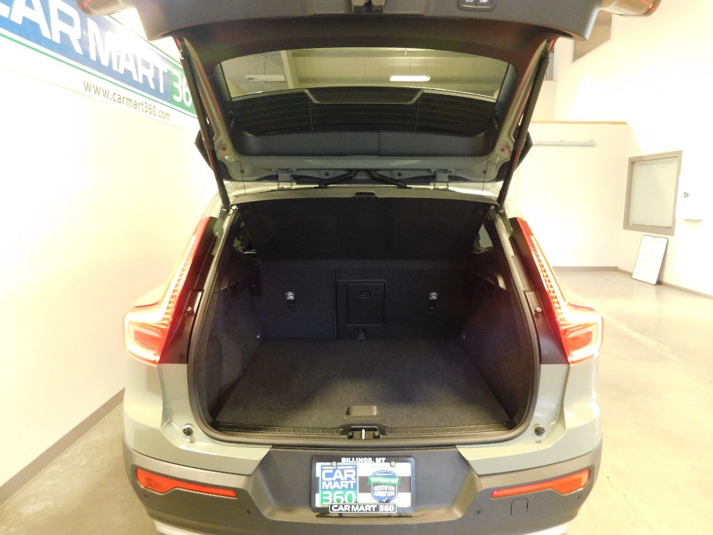 2025 Volvo XC40 Core Bright Theme CERTIFIED AWD