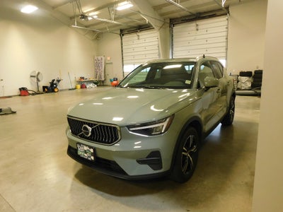 2025 Volvo XC40 Core Bright Theme CERTIFIED AWD